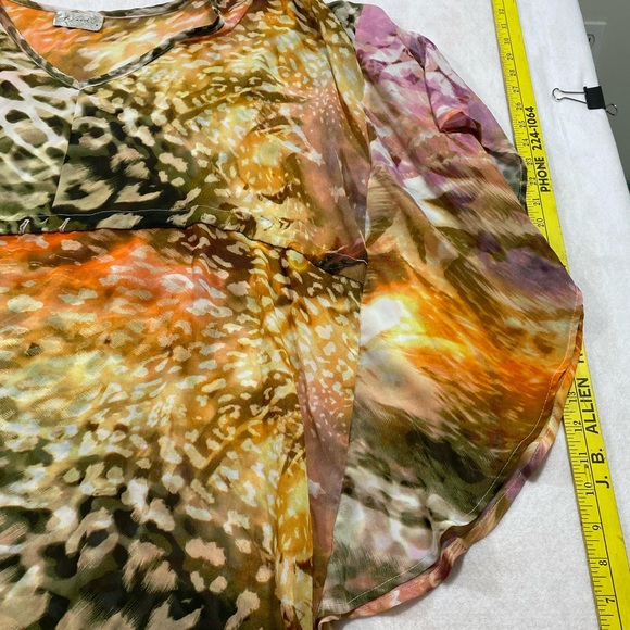 J Valdi Cheetah Top Animal Print Mustard Yellow Pink Butterfly Sleeves V… - Picture 9 of 10